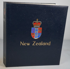 NEW ZEALAND 1873-1960s COLLECTION OF 285 STAMPS MINT & USED STORED IN DAVO ALBUM