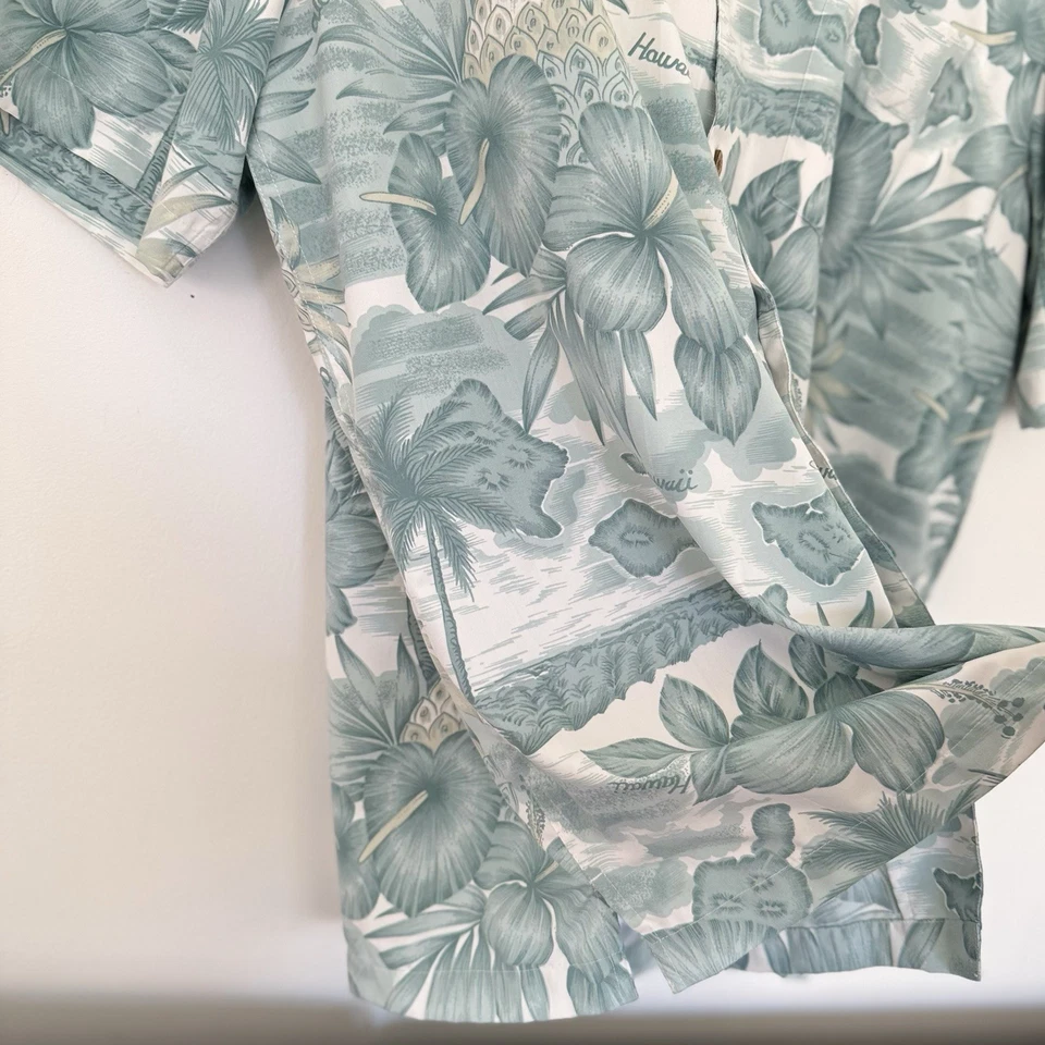 Vintage Trader Bay Hawaiian Shirt Blue & White Aloha Shirt Adult Mens L Soft 90s - Image 4 of 4