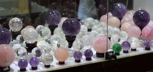 NATURAL CLEAR QUARTZ CRYSTAL SPHERE BALL HEALING GEMSTONE 100mm AAA - Picture 2 of 2