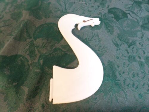 1940's Unique Vintage Plastic Swan Shaped Lingerie Dryer w/5 Hanger Clips - Picture 6 of 9