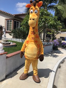 geoffrey the giraffe