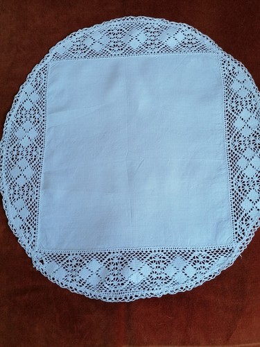 vintage hand crocheted doiley - Picture 2 of 5