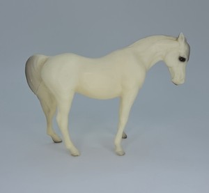Breyer Stablemates Model Horse ARABIAN MARE Matte Alabaster VTG 5017 5130 495600