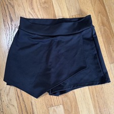 Cheryl Creations juniors Black Envelope skort Small. Made In USA. GREAT COND!