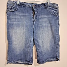 Gitano Womens Jean Bermuda Knee Length Shorts Peace Sign Jeweled Size 22 5 pocke