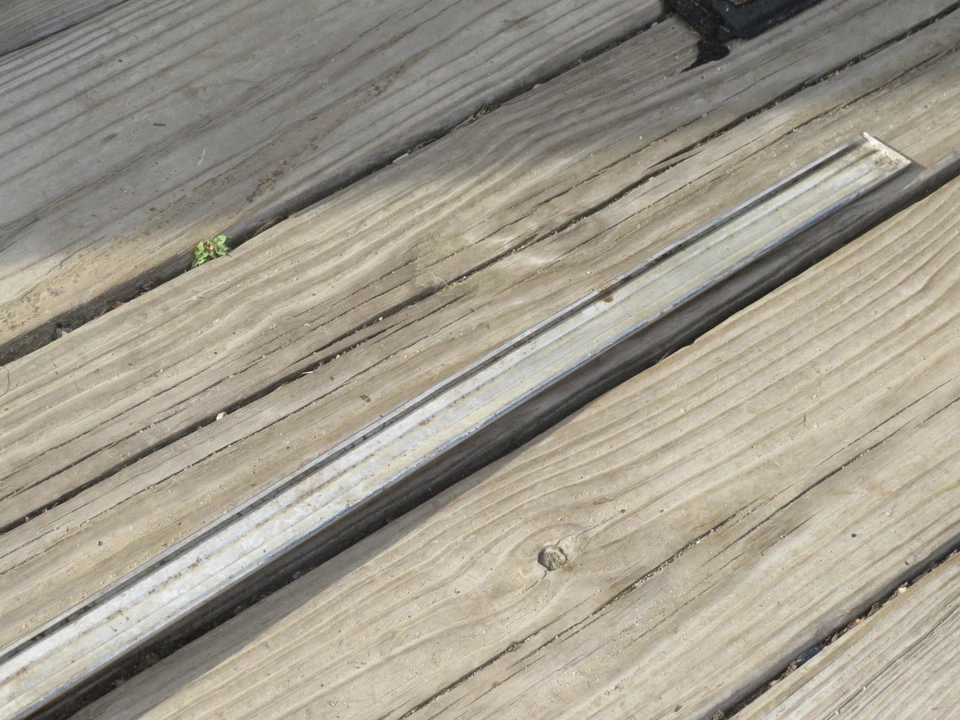 68 AMC AMERICAN RAMBLER ROGUE DRIVER TRASERO IZQUIERDO CARROCERÍA T MOLDURA Foto 3 de 4