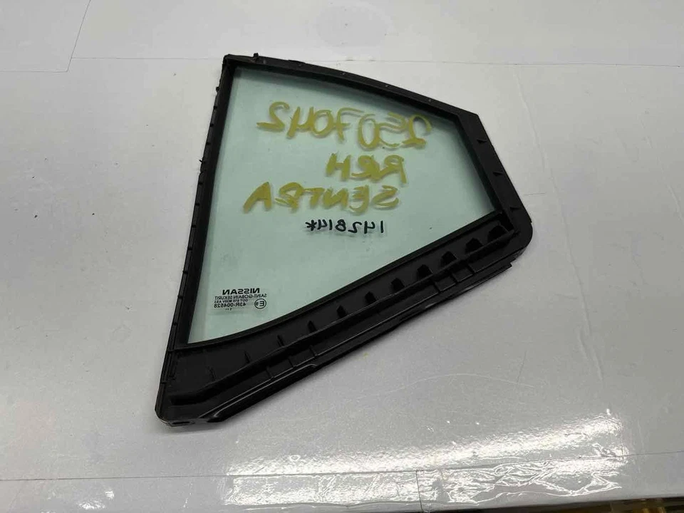 Nissan Sentra Ventilación Cristal Ventana 20 a 24 Trasero Lado Conjunto OEM 822206LE0A Foto 4 de 4