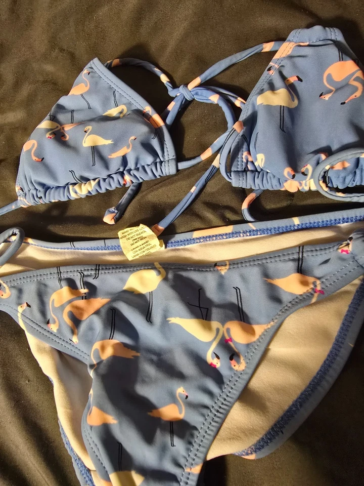 Op So Lindo Traje de Baño Bikini Tiny Talla 3/5 Juniors Estampado Flamino Púrpura  Foto 2 de 2