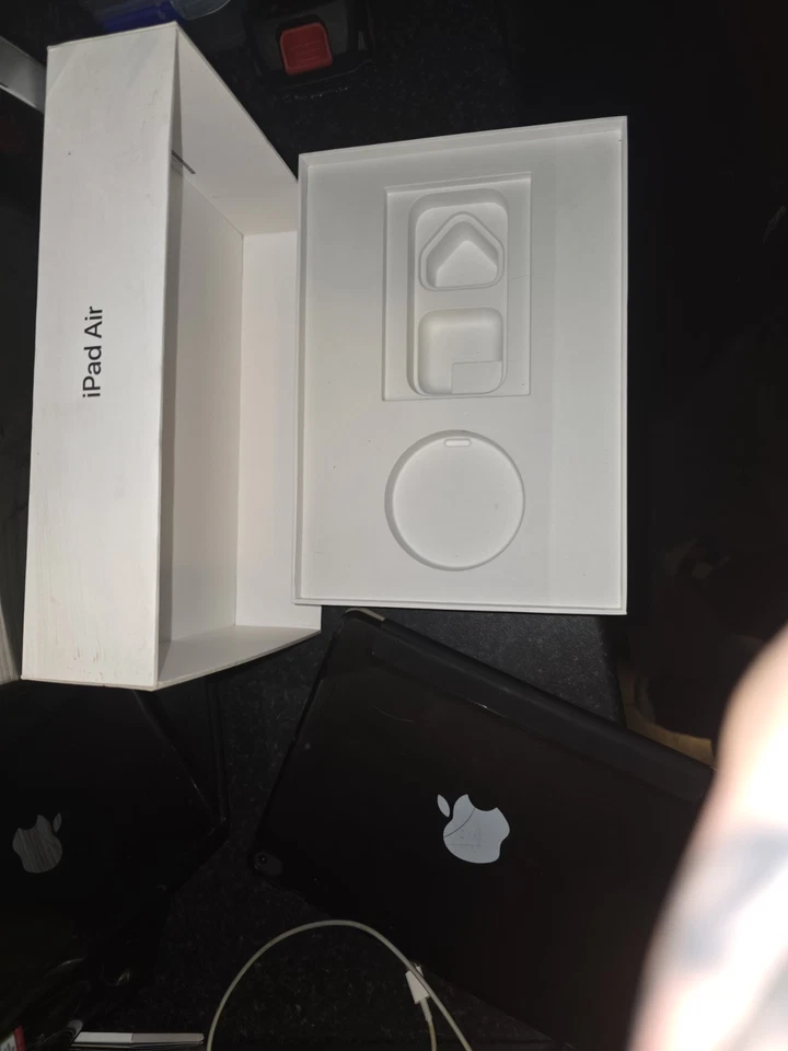 Apple iPad Air 10 · 64GB · Wi-Fi + Cellular, photo 4 of 4