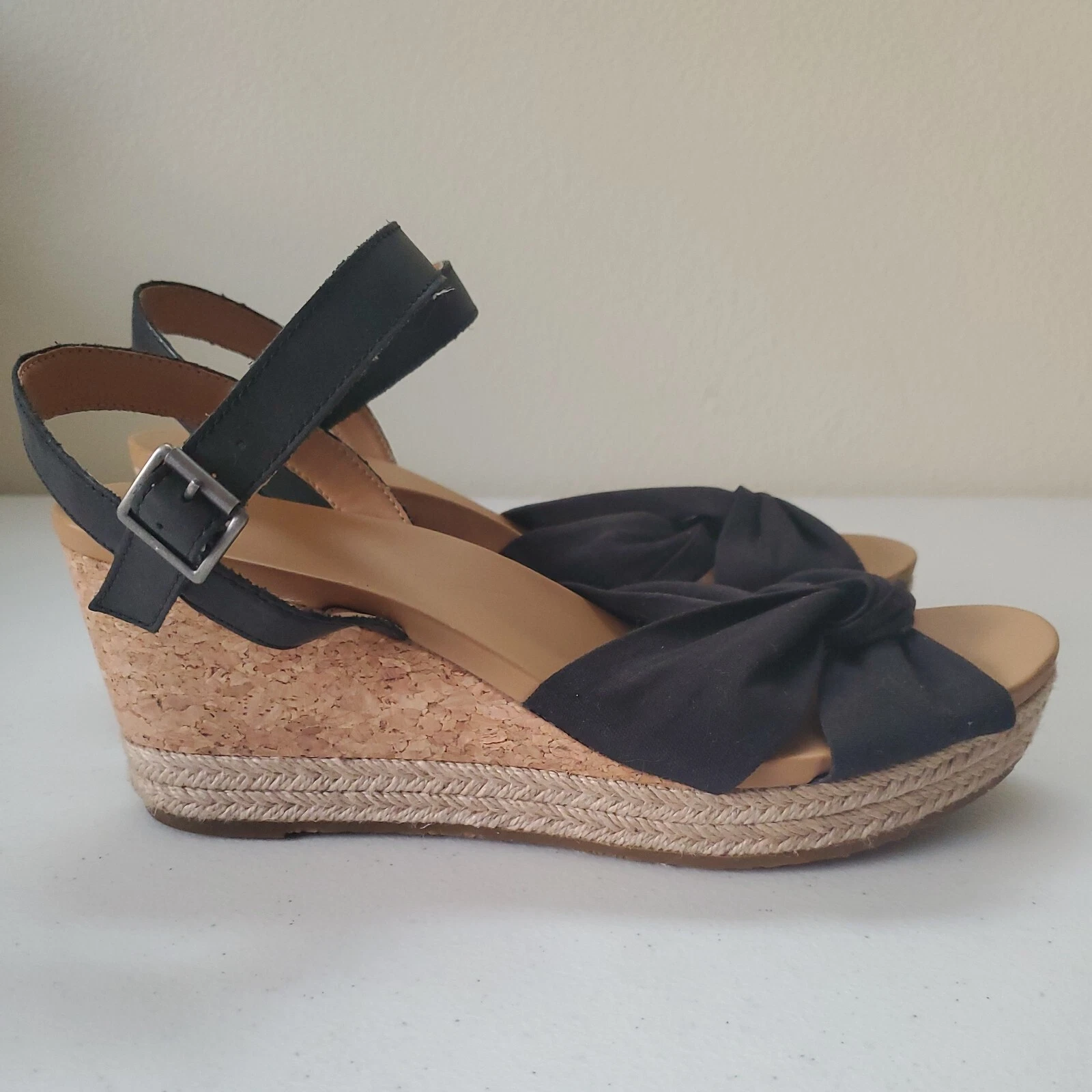 UGG Joslyn sandalo zeppa espadrillas nero pelle sughero plateau 1102869 taglia 9 5