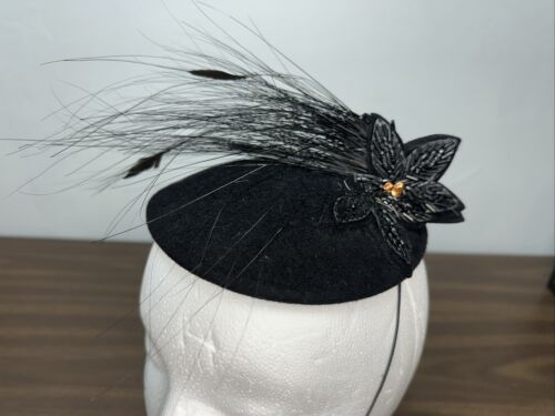 Sombrero de mujer Sonni Fascinator negro vintage, estrás de cóctel