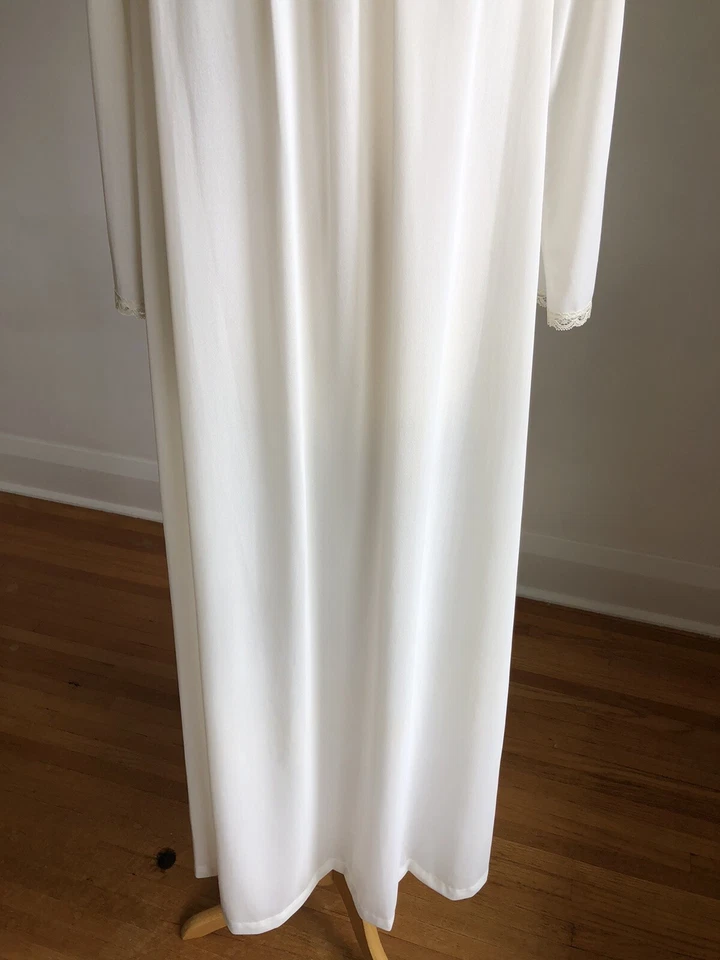 IMPRESIONANTE NUEVO CON ETIQUETAS DE COLECCIÓN MISS ELAINE Heavenly Bodies Marfil Nylon Camisón Largo L Foto 3 de 4