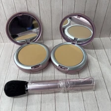 Mally Poreless Perfection Glowing Foundation Medium Duo