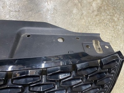 2017-2020 Land Rover Discovery L462 Front Bumper Upper Grille
