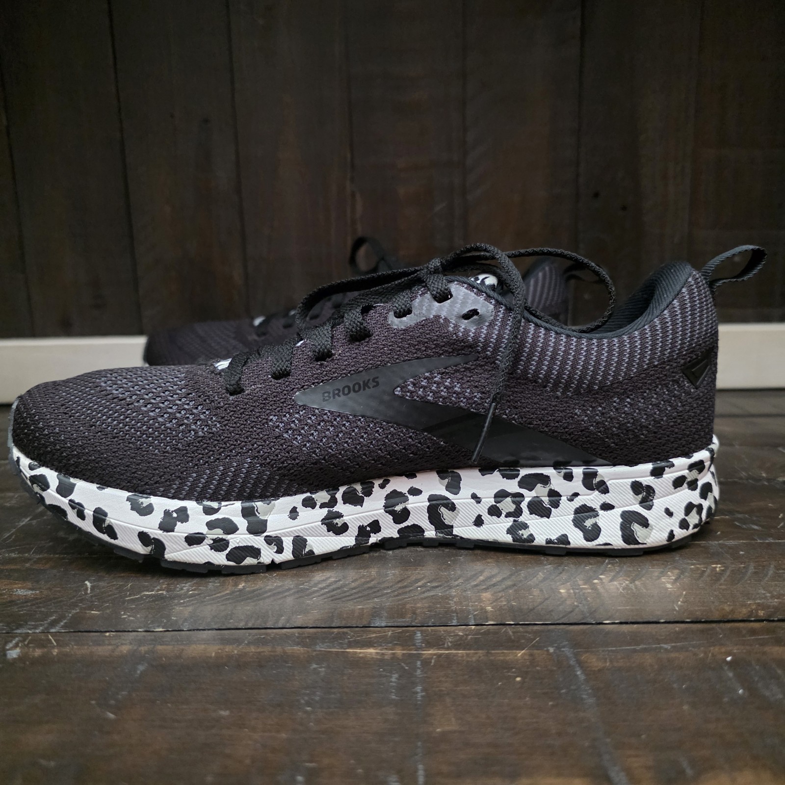 NEW Brooks Revel 5 Snow Leopard Print Women's Shoes Black White Silver /Grey 8.5 thumbnail 3