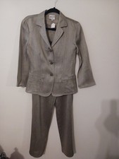 Armani Collezioni Woman Suit ,Very Beautiful. Size 40 European