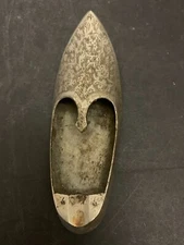 Vintage World Gift Z.Y. India Etched Floral Silver Leaves Metal Shoe Ashtray