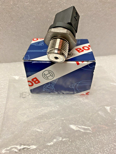 Detroit Diesel Fuel Rail Pressure Sensor A0071530228 BOSCH MADE IN GERMANY