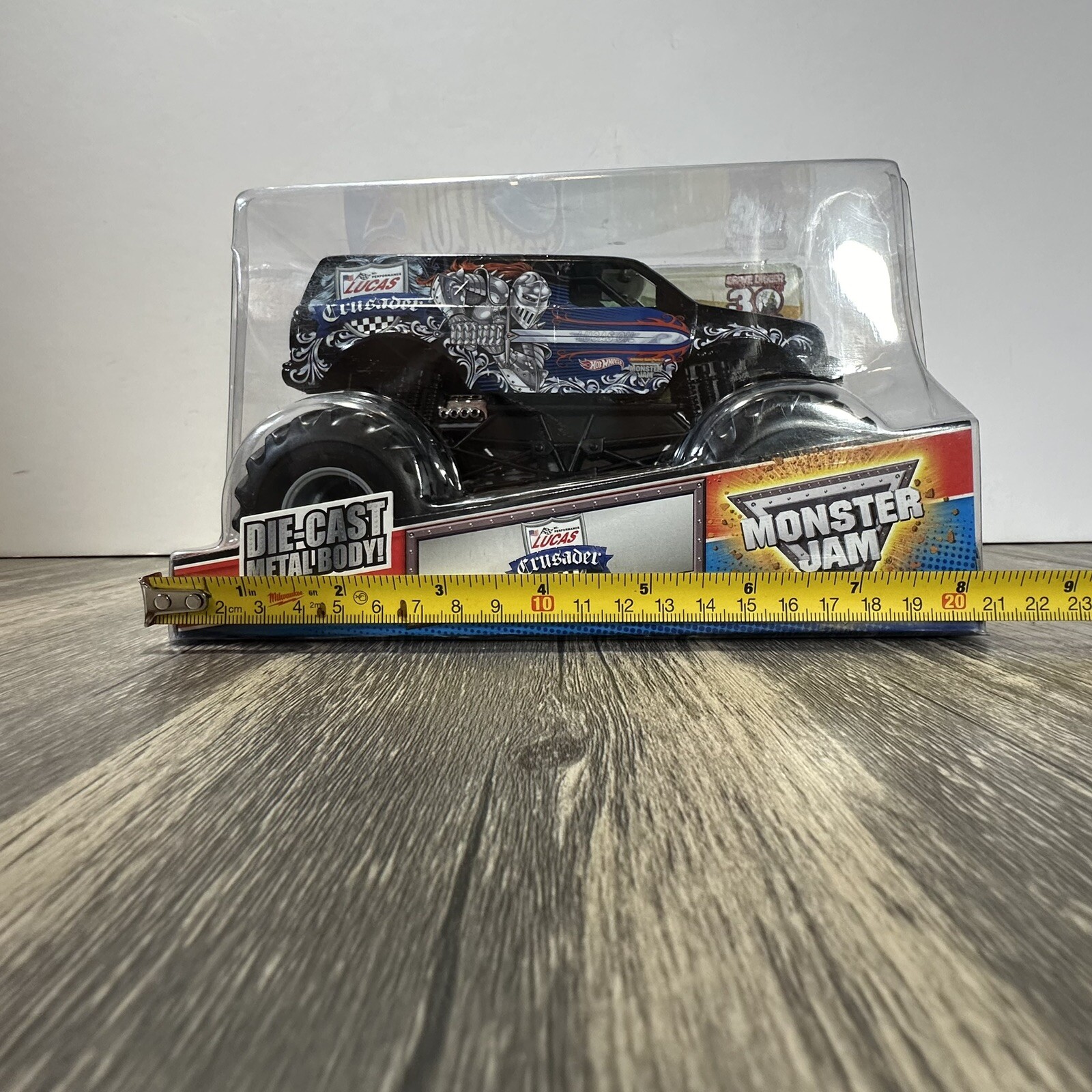 Hot Wheels Monster Jam Lucas Oil Crusader Diecast Monster Truck 1:24 Scale - New