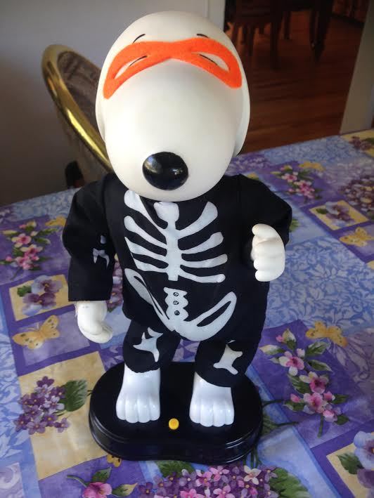 スヌーピー ダンス ハロウィン Peanuts Halloween Snoopy Skeleton Musical Dancing To the Peanuts