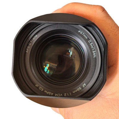 Design for Viltrox AF 56mm F1.7 Bayonet Metal Square Lens Hood With Metal Cap