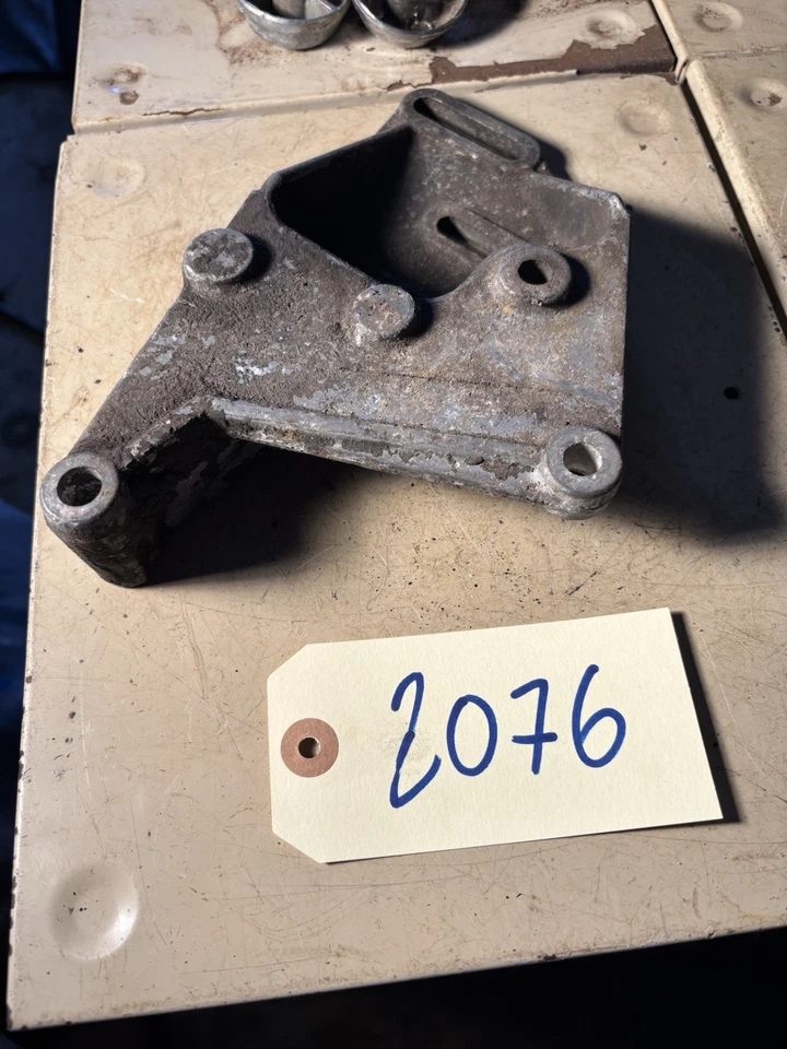 1968-1971 AMC Amx Javelin V8 Power Steering Mounting Bracket - Image 3 of 4