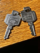 2 kEY SKYWAY SUITCASE LUGGAGE A-139 SILVER TONE LOGO REPLACEMENT VINTAGE 179844