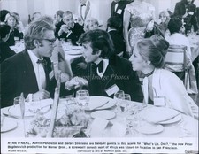 1975 Barbra Streisand Ryan O'Neal Starring In What'S Up Doc Movies Photo 7x9