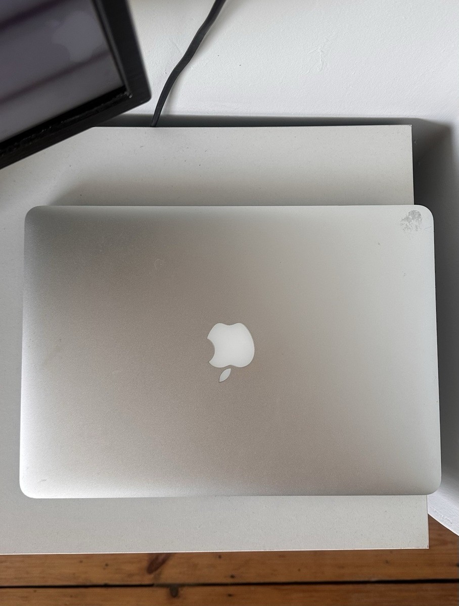MacBook Air シルバー macOS 2012 充電器付き Mac (Apple) - Macbook