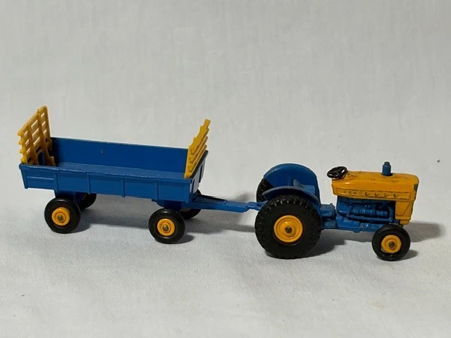 Matchbox #39 Ford Tractor & #40 Hay Wagon, 1/64 - Image 2 of 2