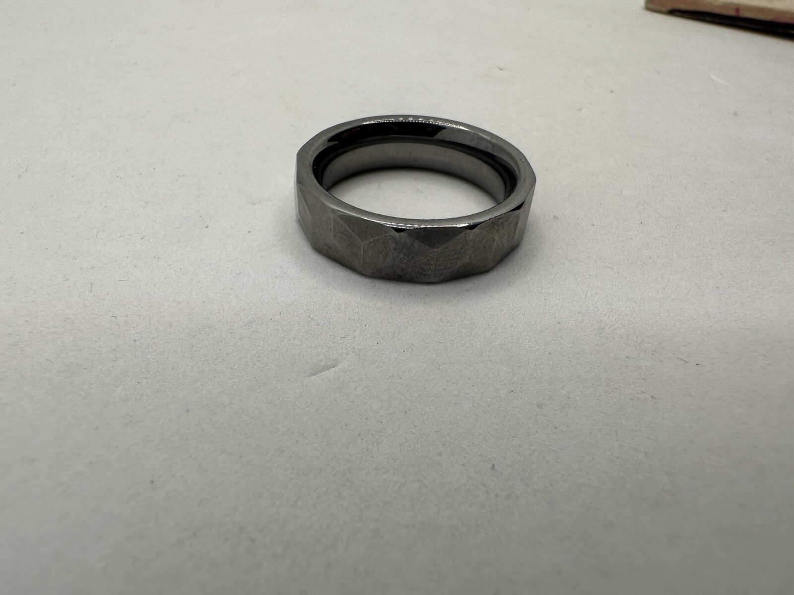 Silver toned ring with geometric diamond shapes - image 2