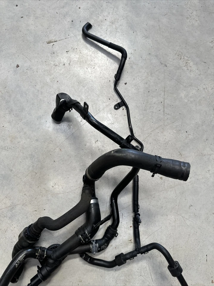 Volkswagen Passat TDI 2012-14 diésel 2,0 L carcasa de refrigerante con mangueras 03L121131AA🔥 Foto 3 de 4