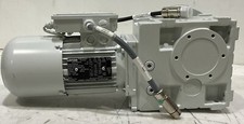 LENZE GKS05-3MVAK-071C42 3-MOT EN60034 GEARBO...
