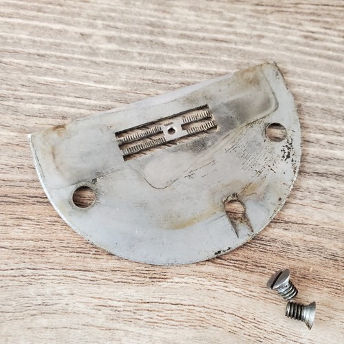White Rotary Sewing Machine Part 1927 Needle Plate & Screws Replacement Part - Picture 6 of 8