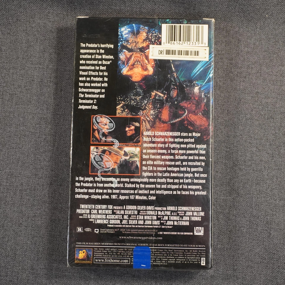 Predator VHS Tape New Sealed 1987 Arnold Schwarzenegger Lenticular Cover Fox - Image 2 of 4