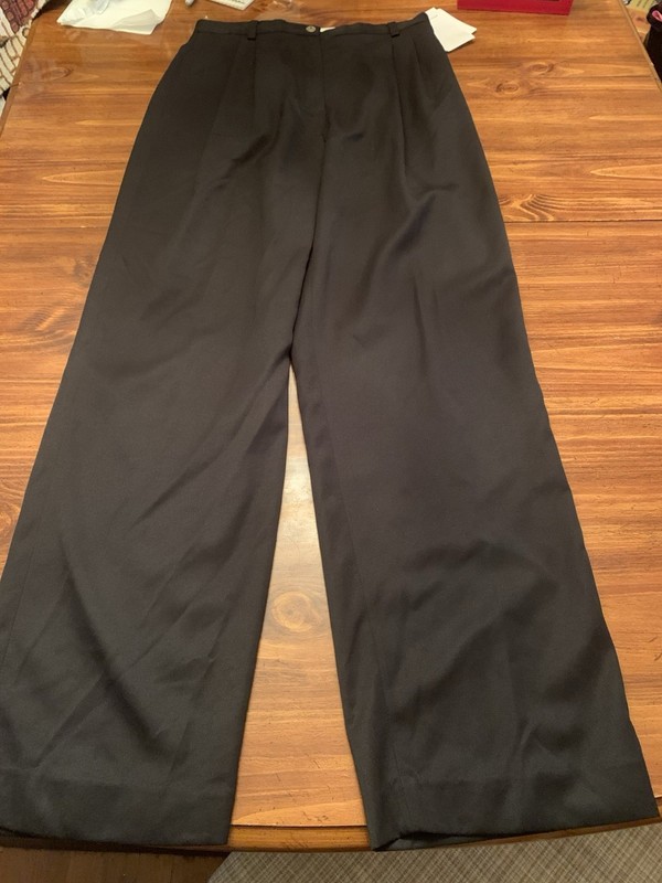 WOMEN’S LIZ CLAIBORNE LIZ SPORT BLACK POLYESTER PANTS SIZE 10 NEW WITH TAGS NWT