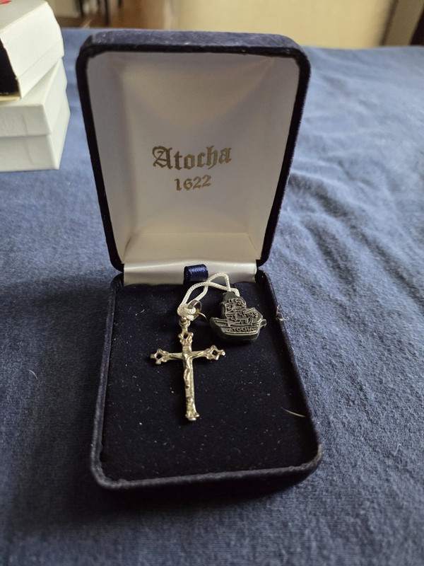 Vintage ATOCHA 1622  25 Sterling Silver Cross Pendant 