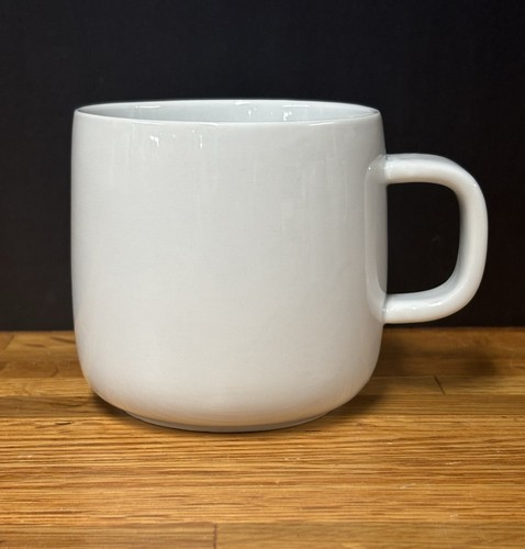Crate & Barrel Aaron Probyn Set of 2 White Coffee Mugs New w/o Tags Mint Cond. - Picture 4 of 7