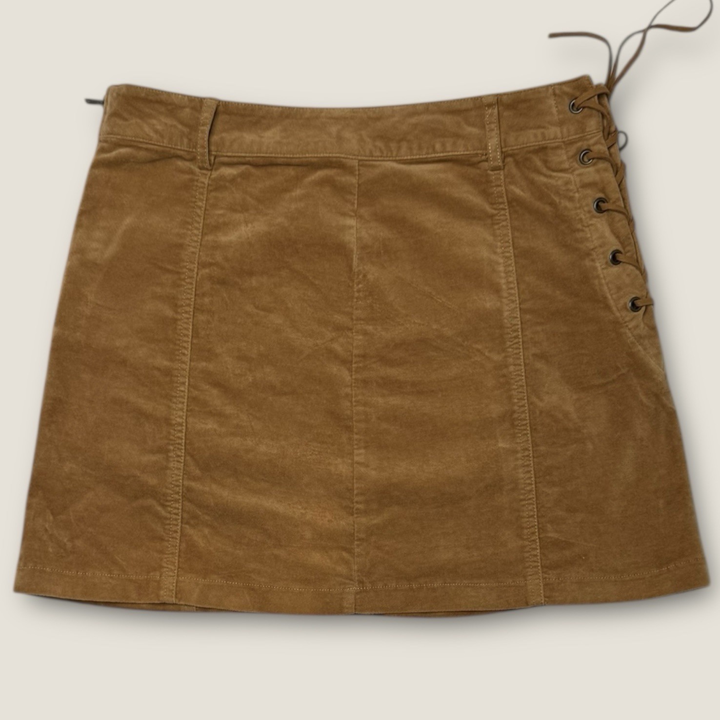 Forever 21 Faux Suede Tan Mini Skirt Y2K Tie Side Zipper Side Size Medium Women