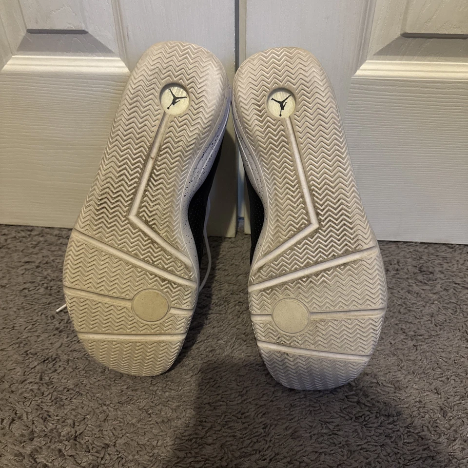 Talla 13 - Air Jordan Eclipse Negro Blanco - Usado Foto 4 de 4