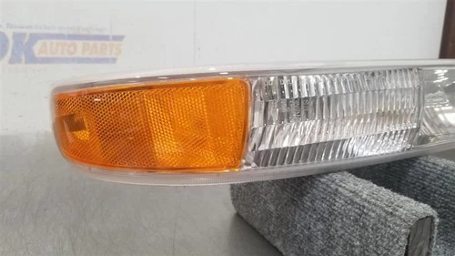 02 2002 CHEVY SILVERADO 1500 PARK LIGHT TURN SIGNAL LAMP RIGHT PASSENGER - Picture 2 of 12