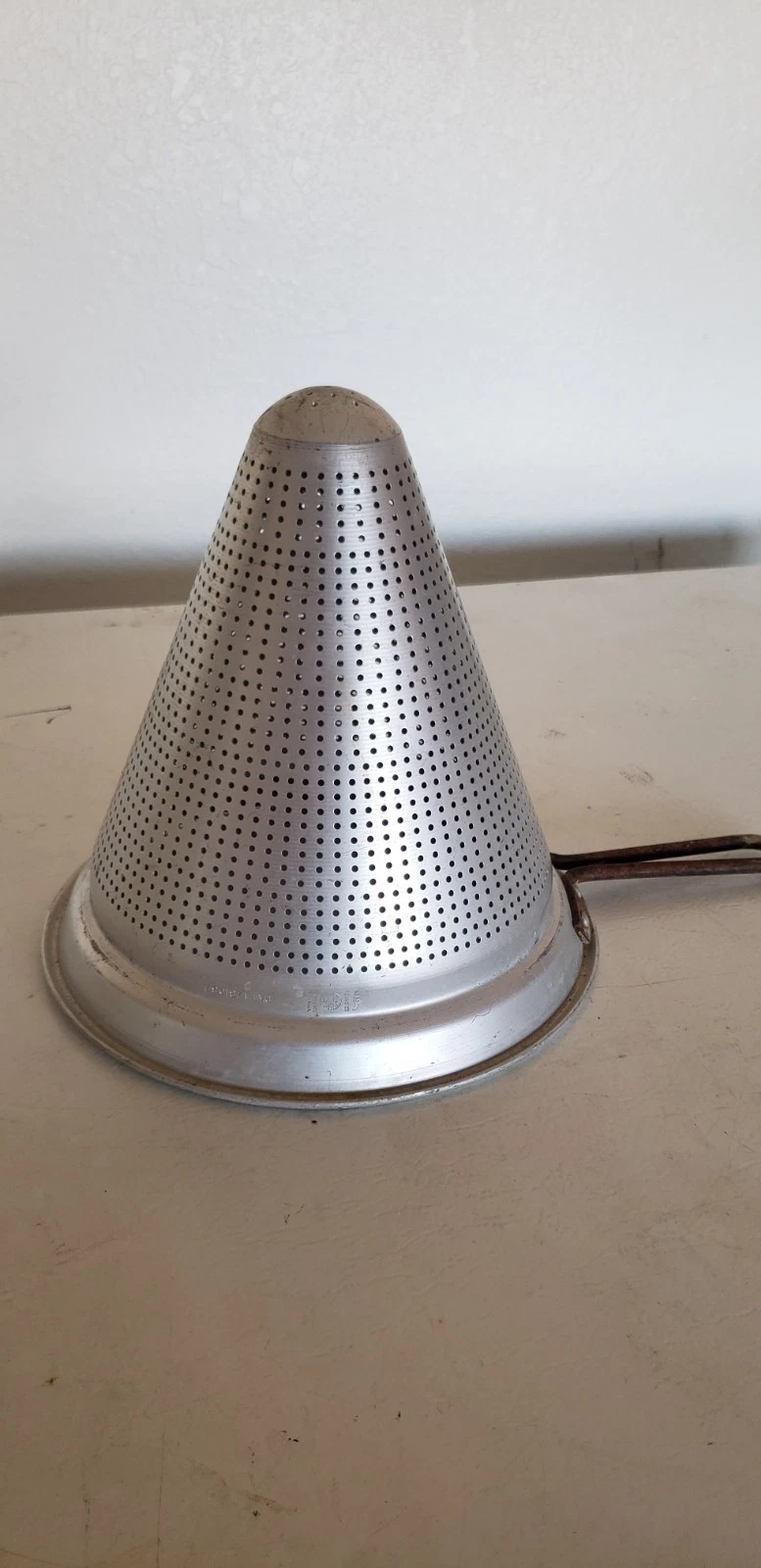 VTG WEAR EVER 3341 ALUMINUM CONE SIEVE COLANDER STRAINER SIFTER , EXC