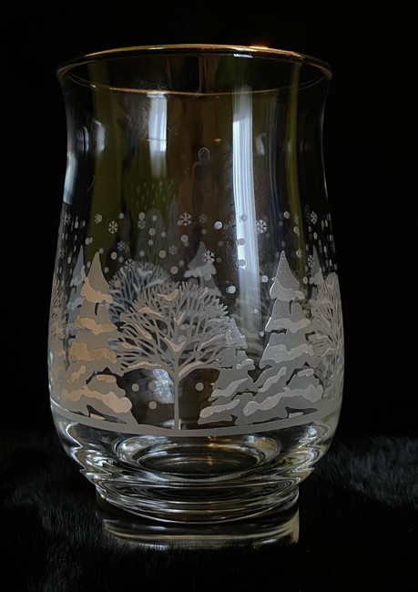 Set Of 8 Arbys frosty trees christmas glasses Tulip Tumbler