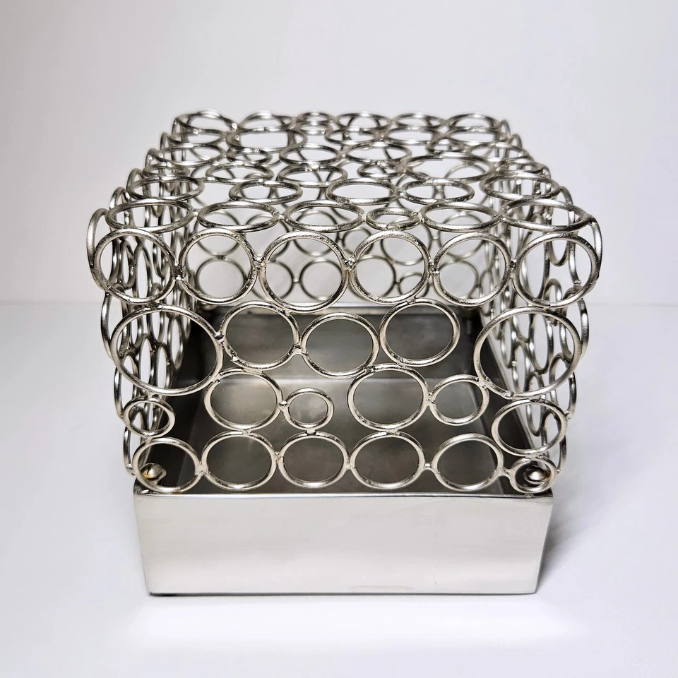 Jarrón moderno cuadrado de alambre circular de metal Foto 3 de 4