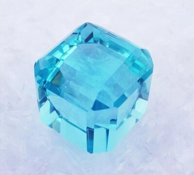 Shiny Blue Topaz Natural Brazilian Cube Cut 102.35 Ct Loose Certified Gemstone