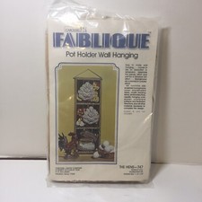 The Hens Pot Holder Wall Hanging Kit Carousel Fablique 7.5" x 23"
