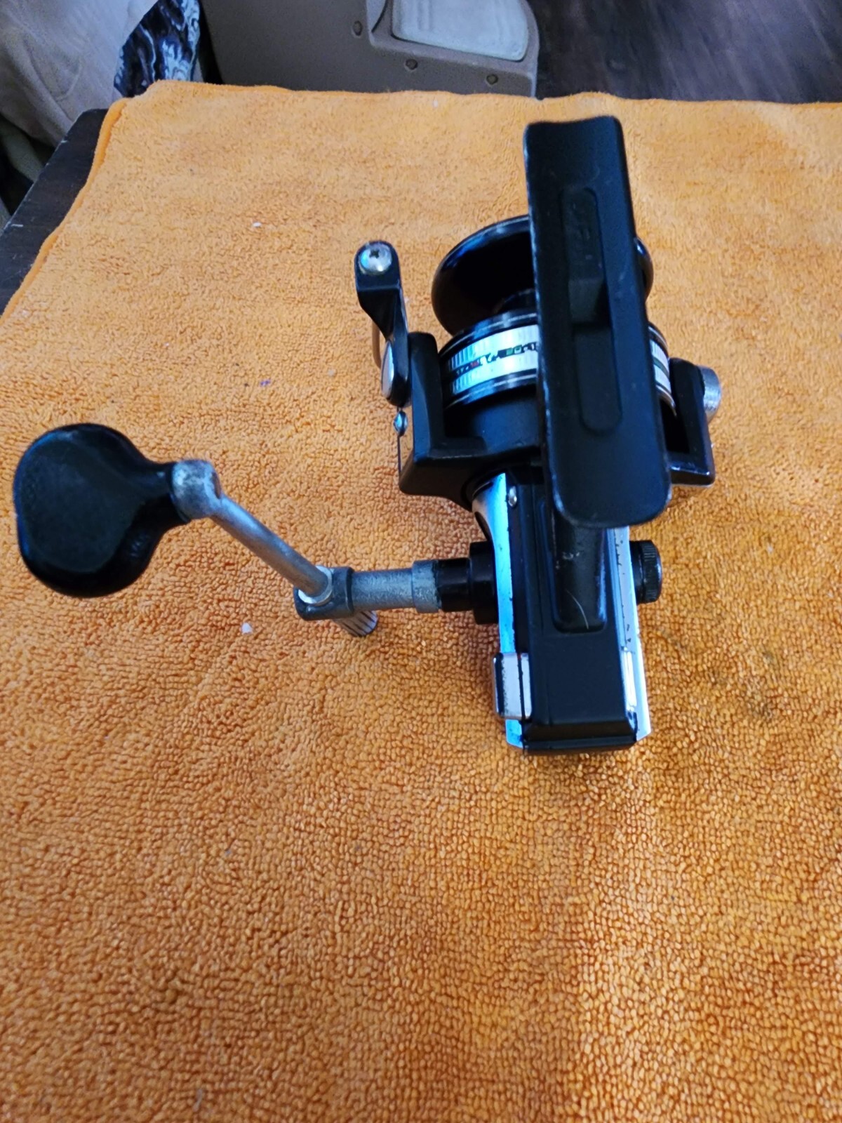 Shimano Vintage Spinning Fishing Reels 1-KX-lV Collectible Japan