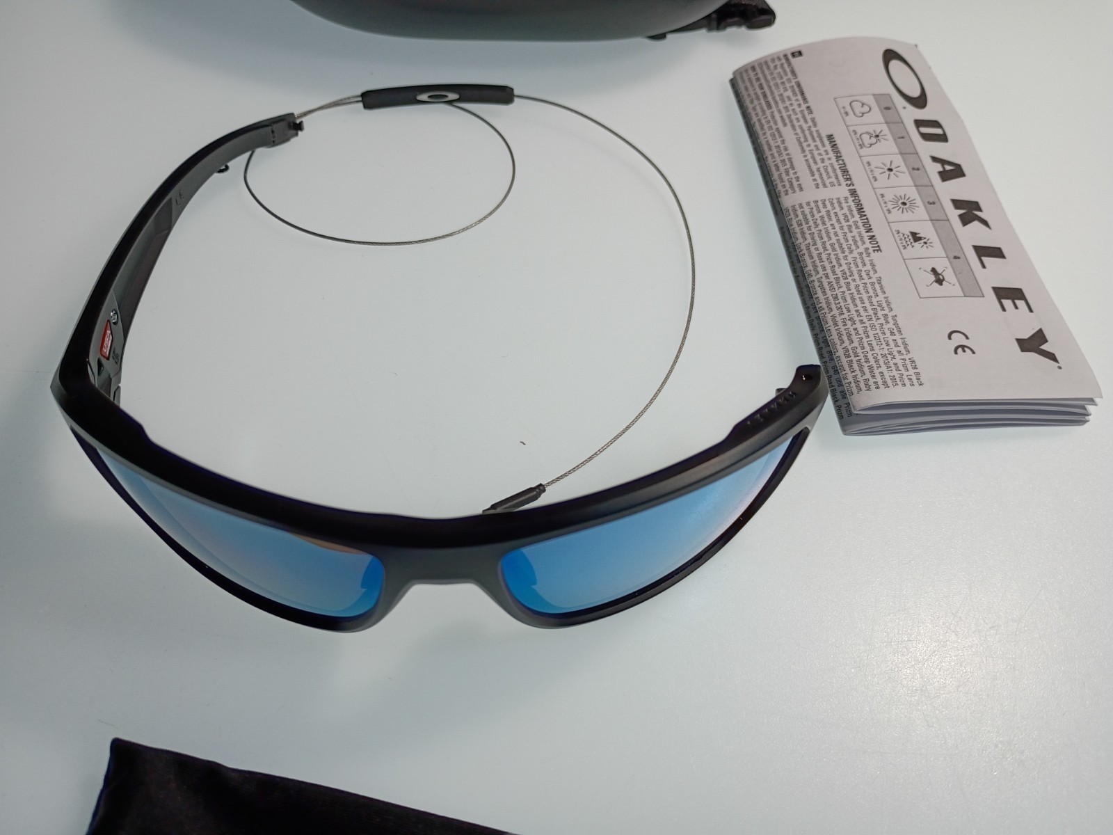 Oakley Split Shot Matte Black Prizm Deep Water Polarized OO9416-0664 PARTS