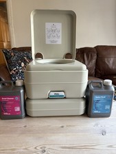 Hi Gear tragbare Spül-WC-Pumpe & doppelt versiegeltes Ventil 10 l inklusive Chemikalien