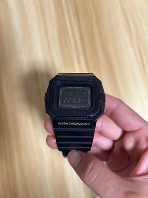 CASIO G-SHOCK Digitaluhr schwarzes quadratisches Design aus Japan